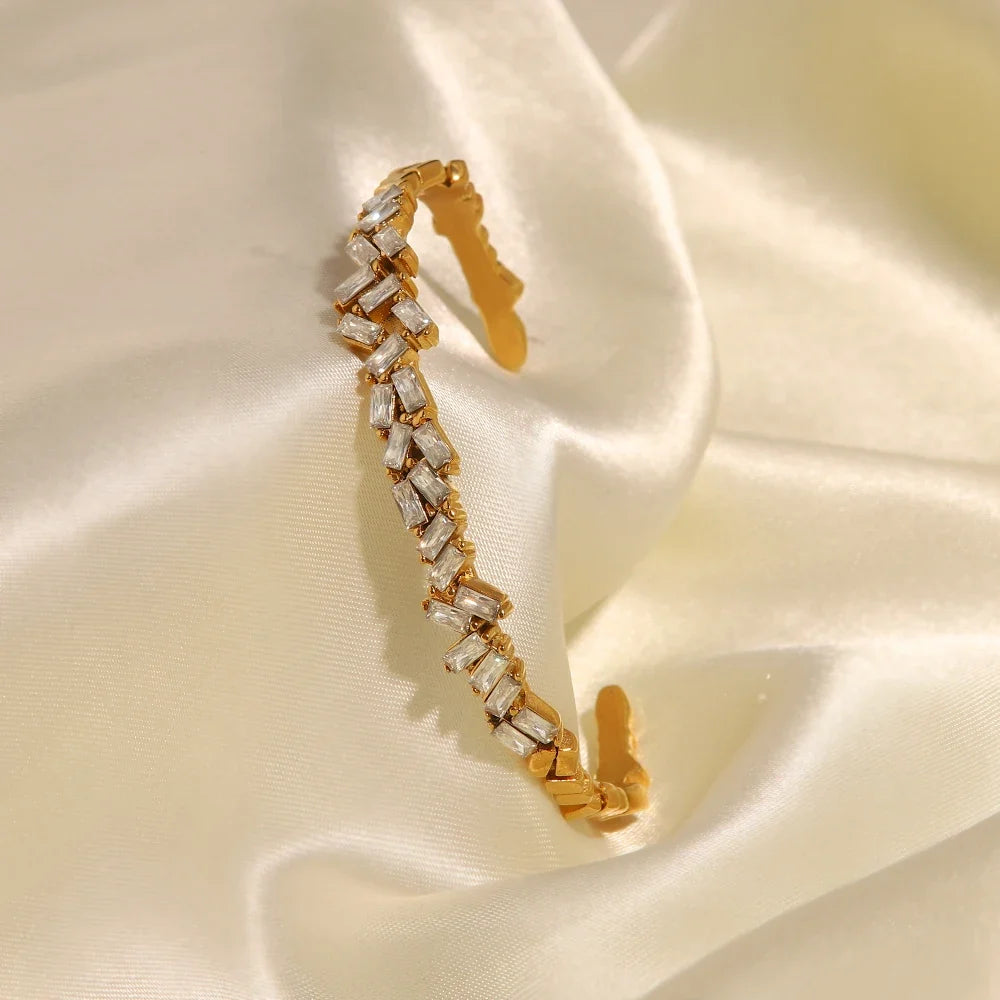 18k Scattered Diamonds Bangle Bracelet