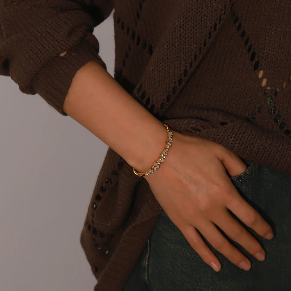 18k Scattered Diamonds Bangle Bracelet