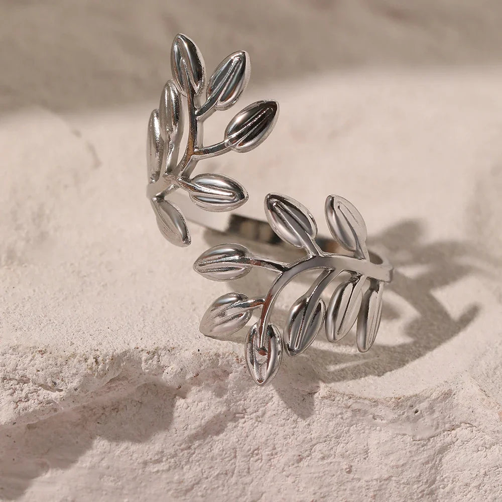 Elegant Floral Wrap Wring