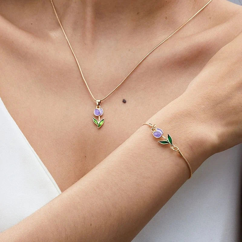 Feminine Floral Tulip Bracelet and Necklace Set