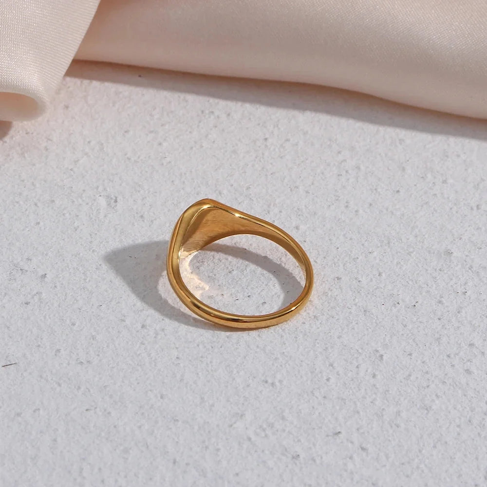 18k Dainty Floral Signet Rings