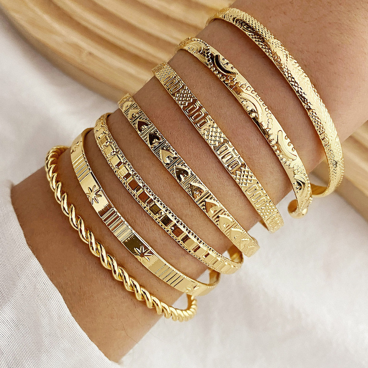 8pc Floral Accented Adjustable Textured Cuff Stack