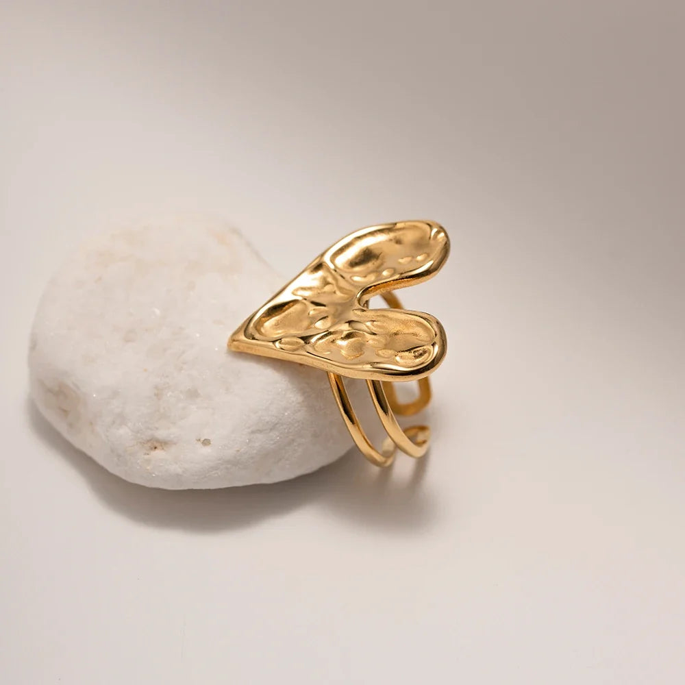 18k Hammered Textured Heart Ring