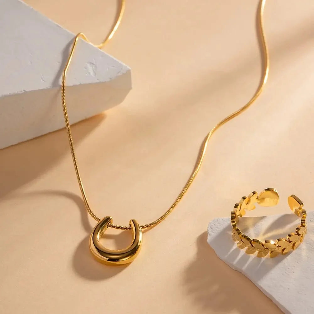 Dainty Lucky Horseshoe Necklace