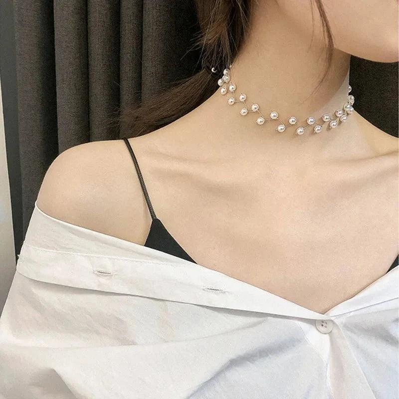 Staggering Pearl Choker Necklace